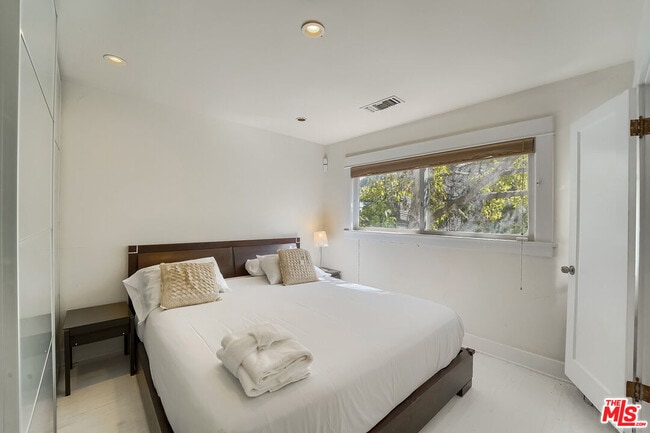 Building Photo - 109 Dudley Ave