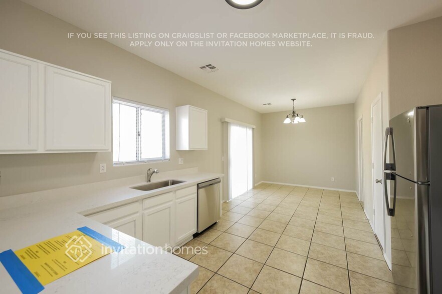 Building Photo - 5702 N 73rd Ln