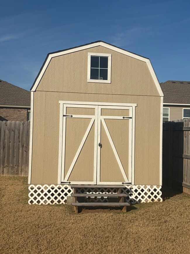 Building Photo - 6900 SW Whitmarsh Rd