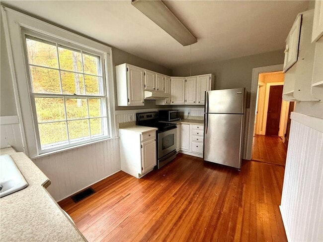 Building Photo - 221 Centennial Farm Ln