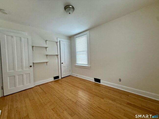 Building Photo - 74 High St