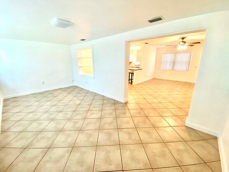 Building Photo - 1214 Eden Dr