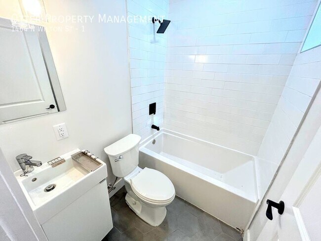 Building Photo - 1464 N Wilton St