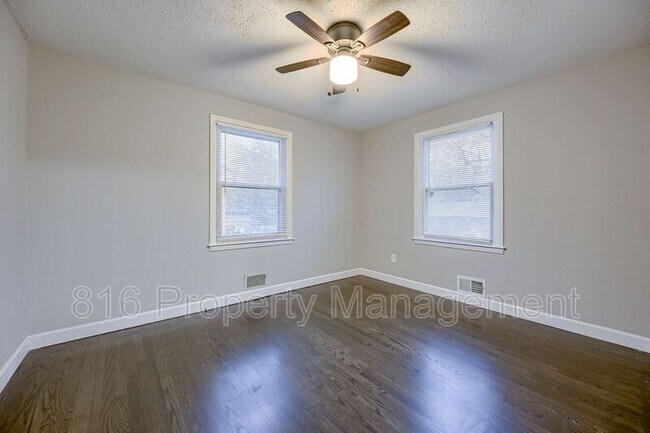 Building Photo - 3828 E 72nd Terrace