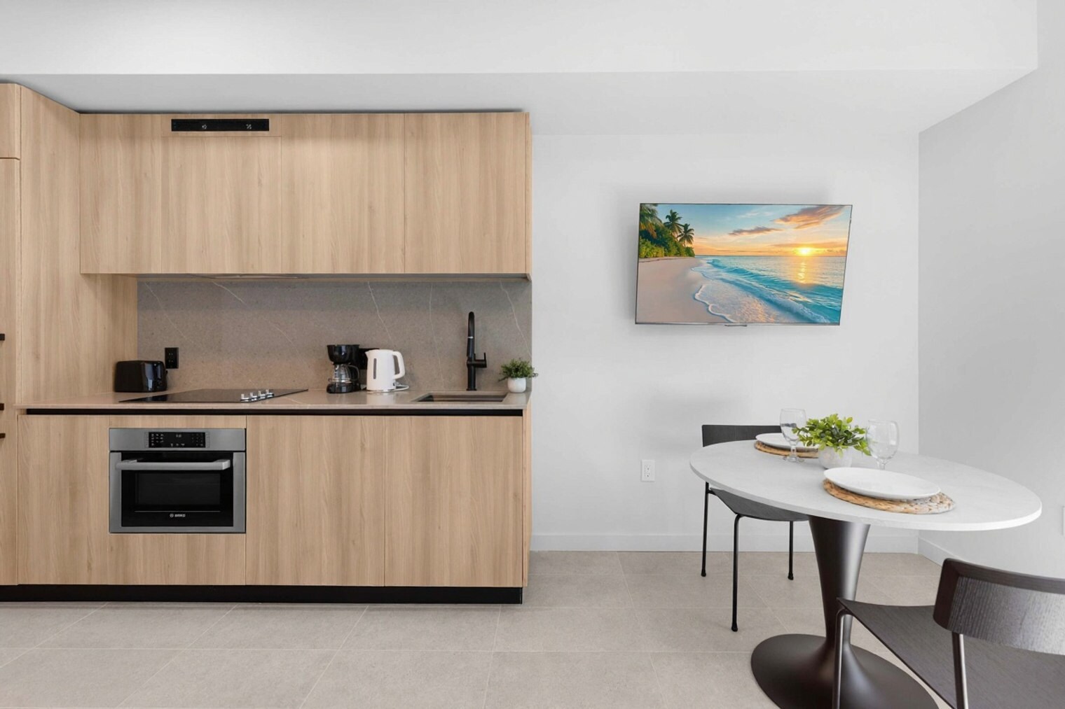 Building Photo - 501 NE 1st Ave