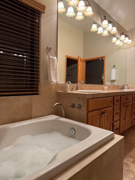 Building Photo - 5092 Mountain Gate Cir