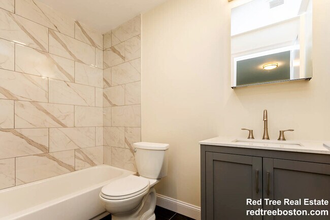 Building Photo - 476 Fulton St