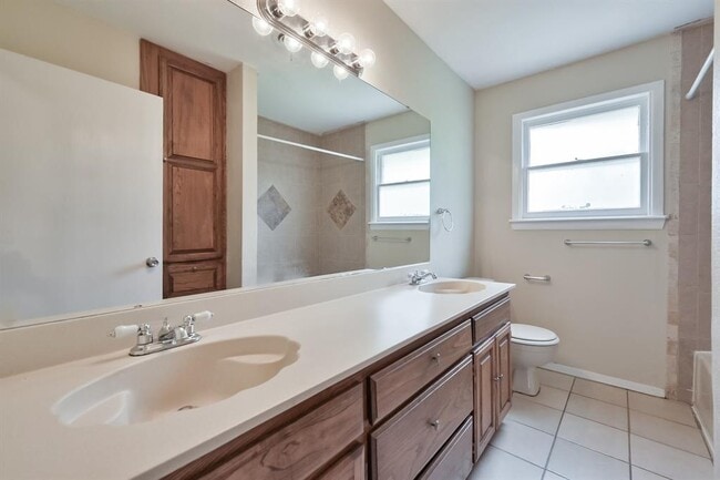 Building Photo - 6957 Park Pl Dr