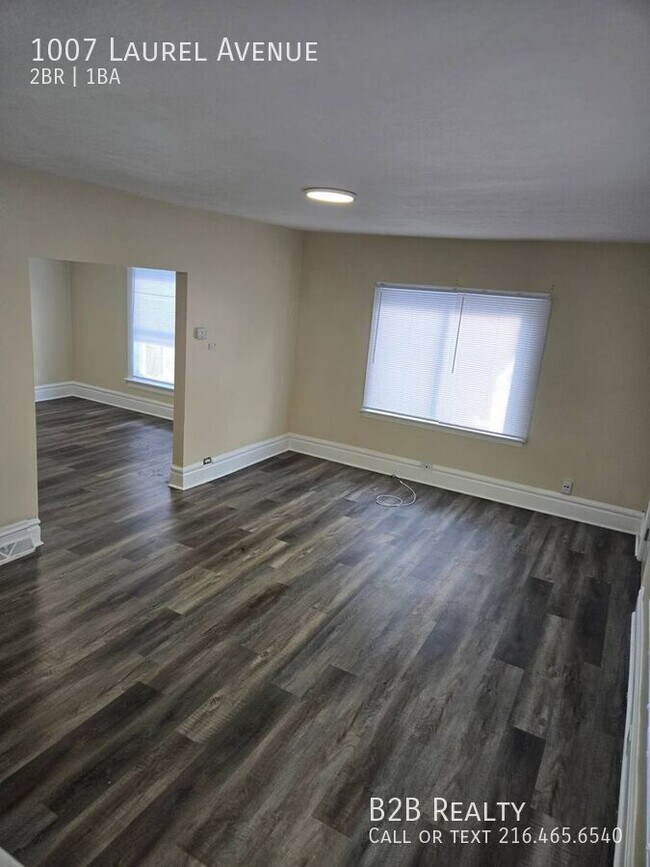 Building Photo - 1007 Laurel Ave