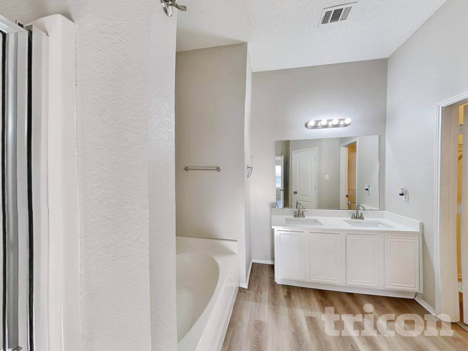 Building Photo - 304 Dakota Dr