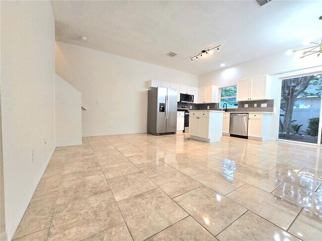 Building Photo - 13241 Opal Court North