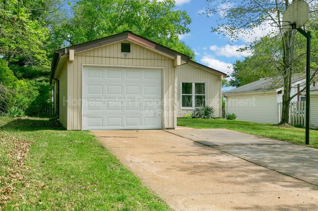 Building Photo - 2455 Buttonwood Ct