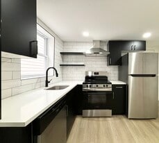 Building Photo - 165 W Main St