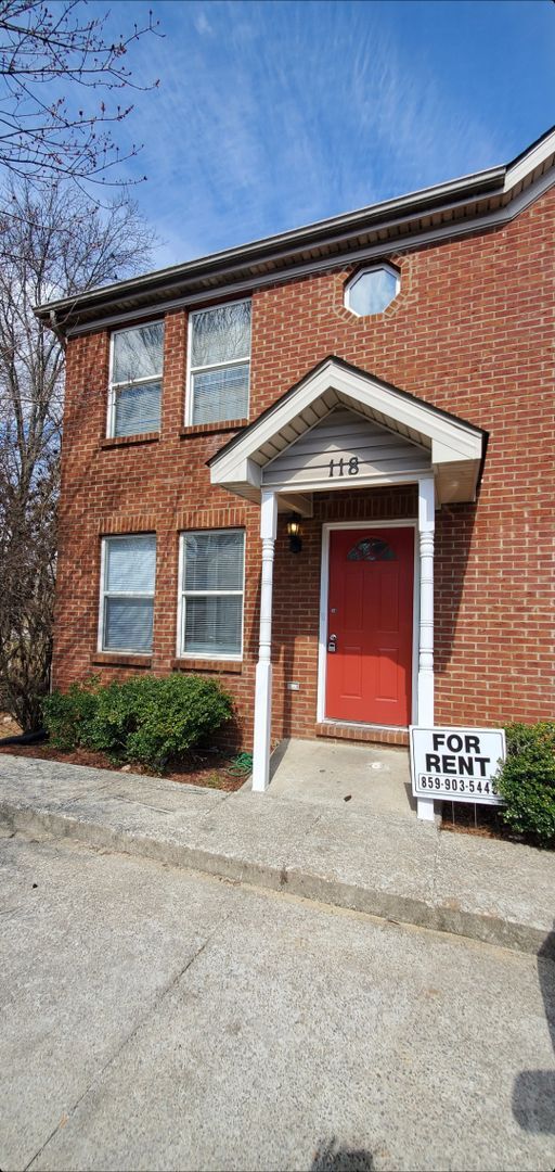Building Photo - 118 Tanbark Dr