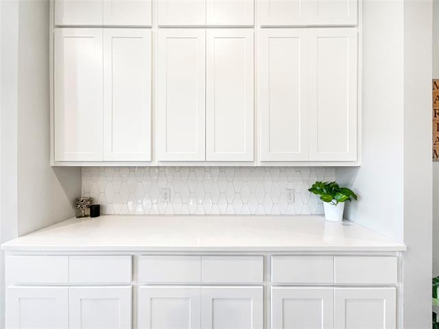 Building Photo - 5910 Enclave Dr