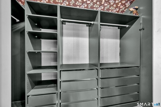 Building Photo - 10 Grove Pl