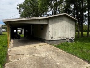 Building Photo - Oak - Trautman