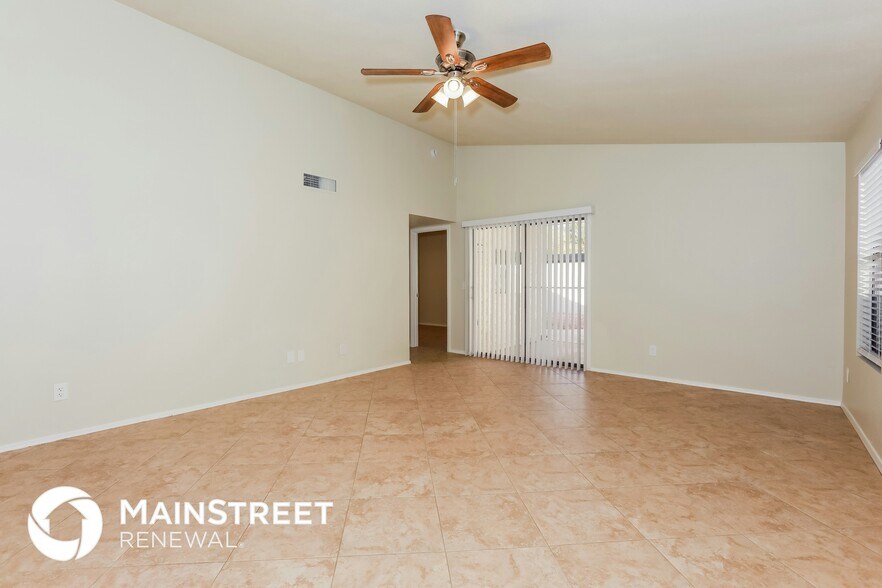 Building Photo - 4544 E Garnet Ave