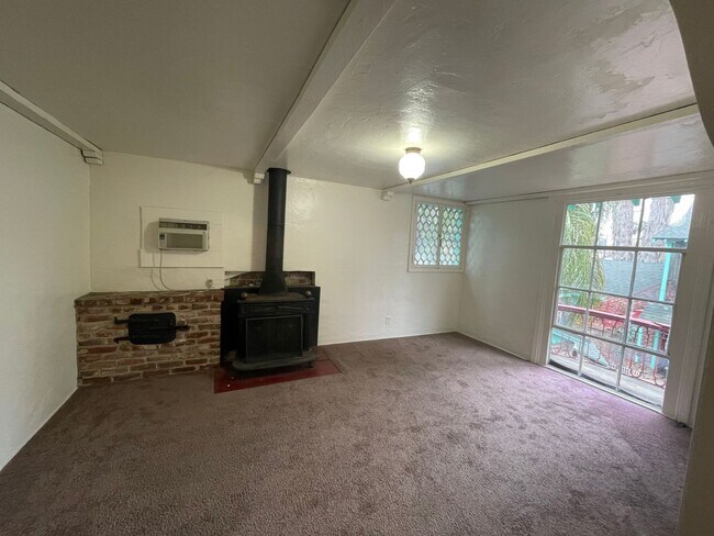 Building Photo - 840 E Brown Ave