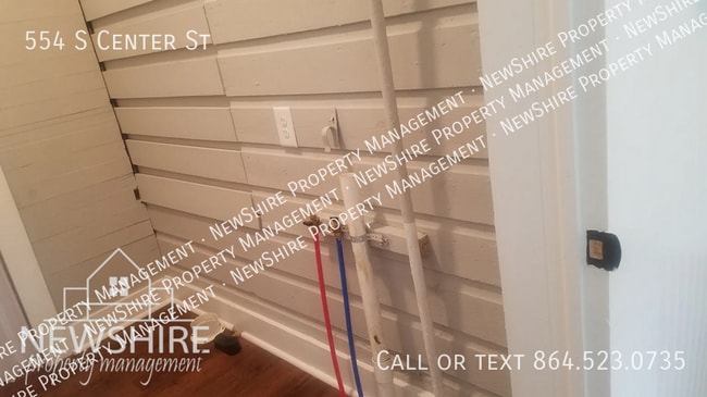 Building Photo - 554 S Center St