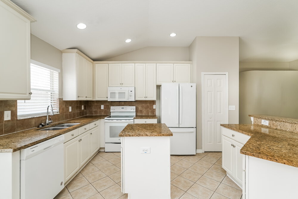 Building Photo - 15724 Cedar Elm Terrace