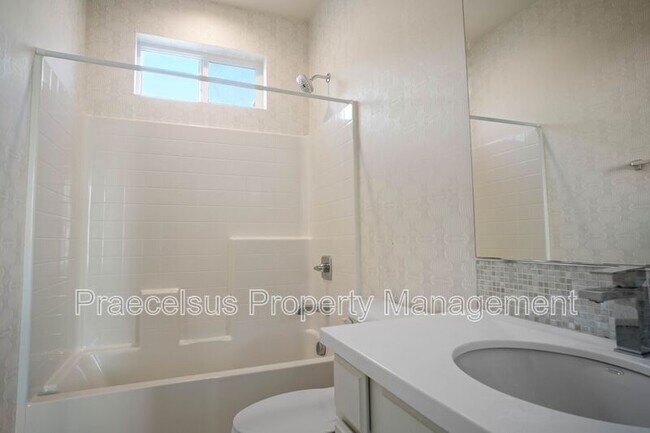 Building Photo - 1440 Suwerte Ave