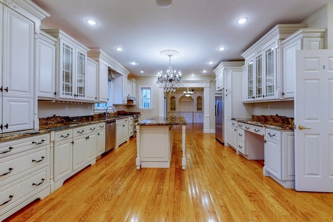 Building Photo - 455 Waban Ave