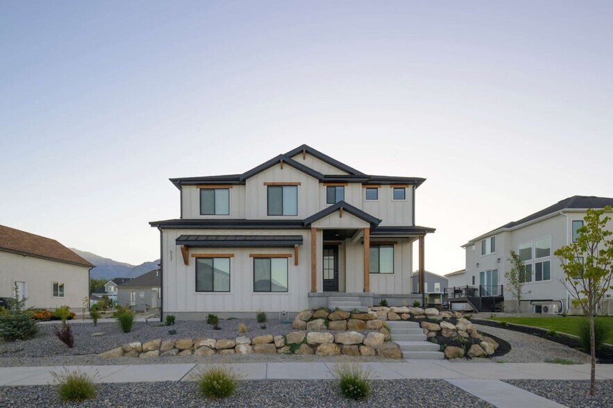 Building Photo - 537 S 2470 W