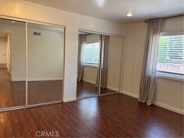 Building Photo - 2032 E Fern Dr