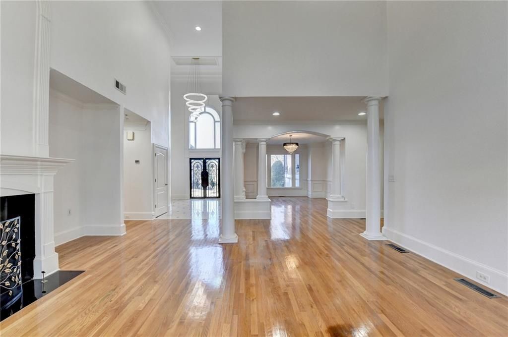Building Photo - 7970 St Marlo Fairway Dr