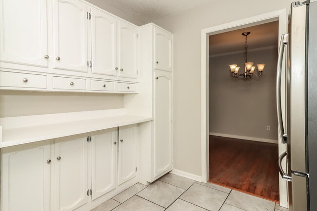 Building Photo - 236 Amy Blvd