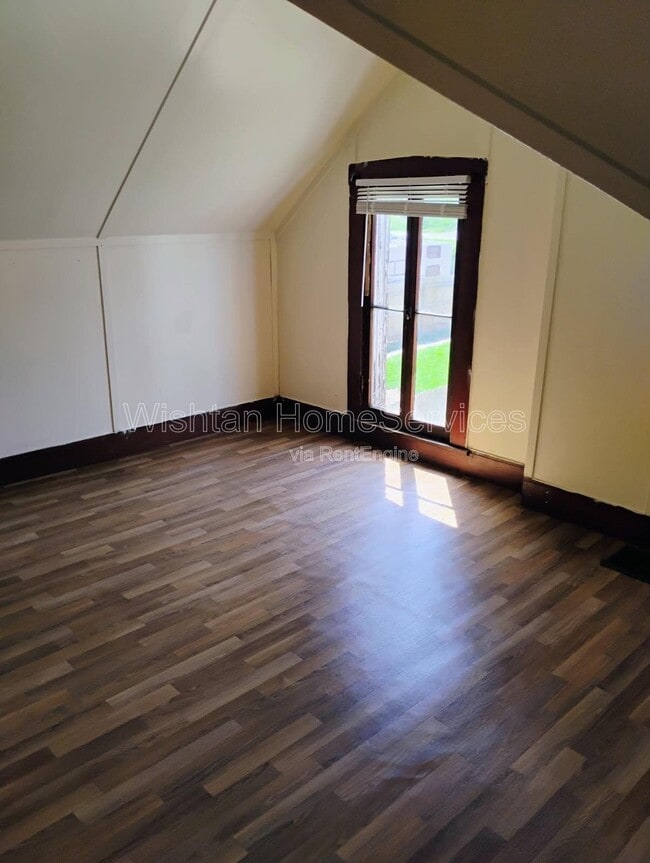 Building Photo - 1016 York St