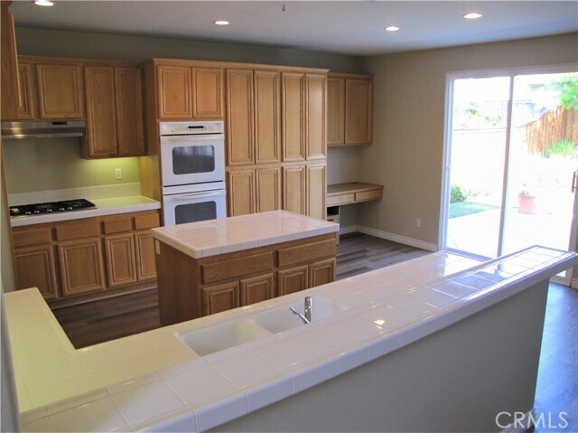 Building Photo - 7342 Corona Valley Ave