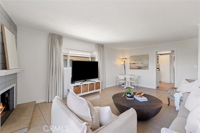 Building Photo - 1349 Shadow Ln