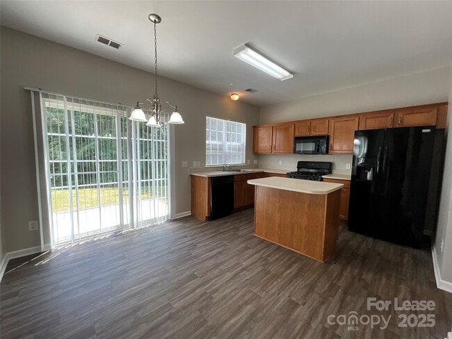 Building Photo - 2111 Arbor Vista Dr