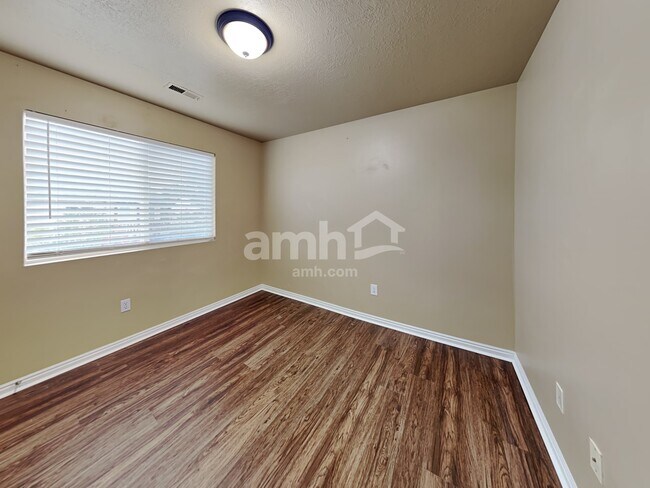 Building Photo - 14064 S Rosaleen Ln