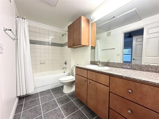 Building Photo - 2502 Leon St