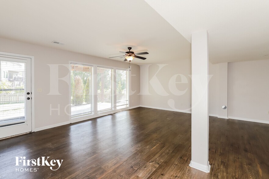 Building Photo - 10115 NE 103rd St