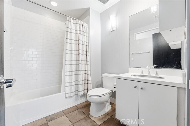 Building Photo - 911 E Santa Ana Blvd