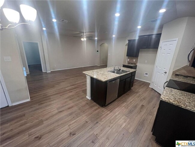 Building Photo - Lovely 3 bed 2 bath coming soon!