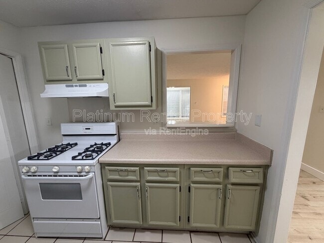 Building Photo - 906 Country Park Dr