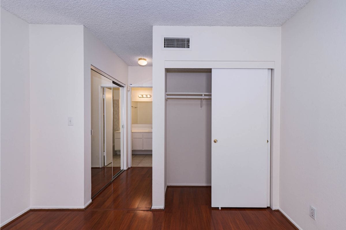 Building Photo - 355 S Madison Ave