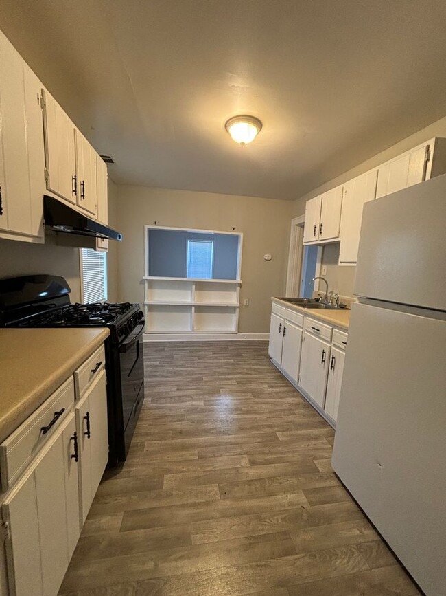 Building Photo - 1211 26th St