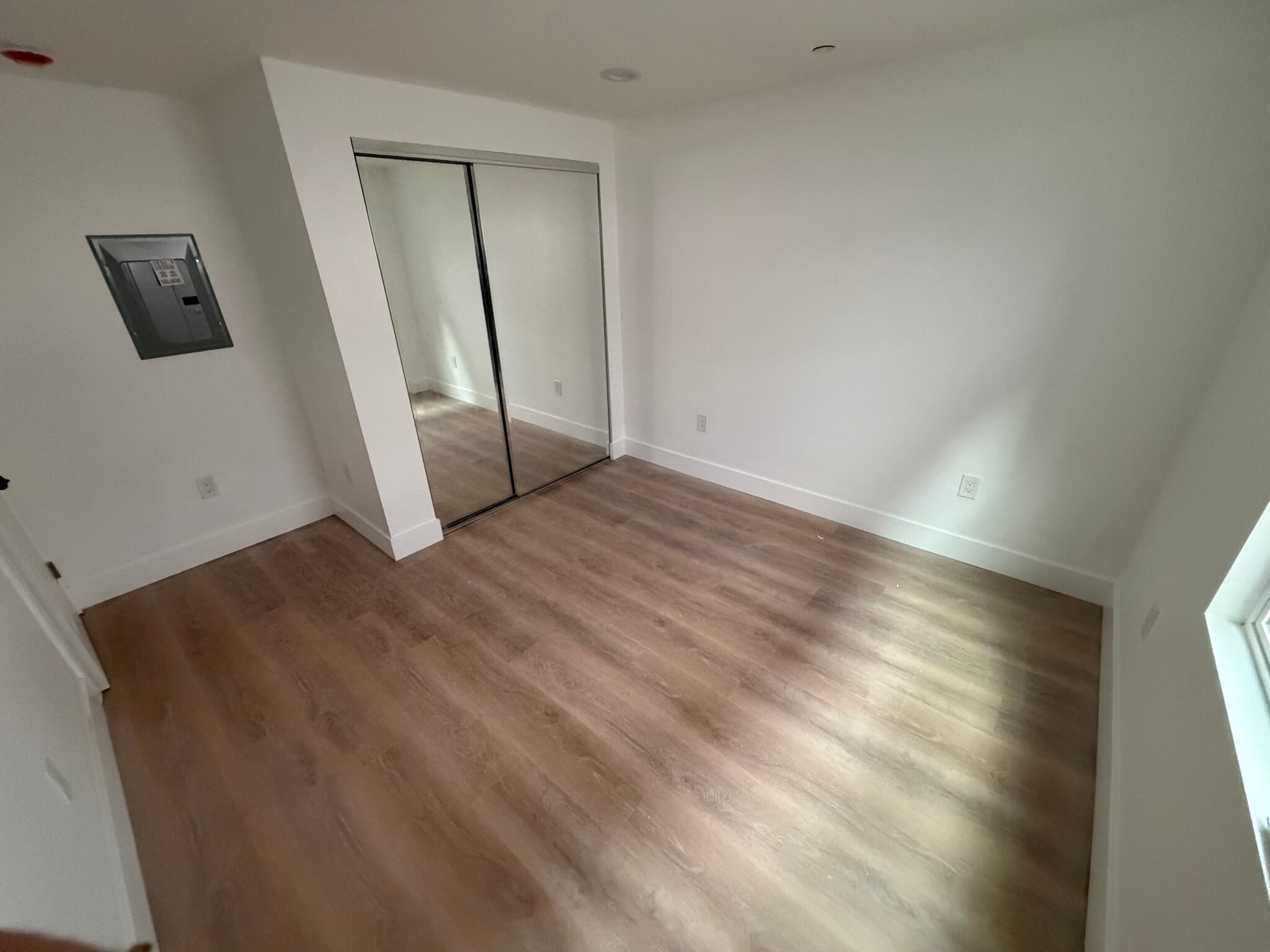 Building Photo - 212 S Orange Ave