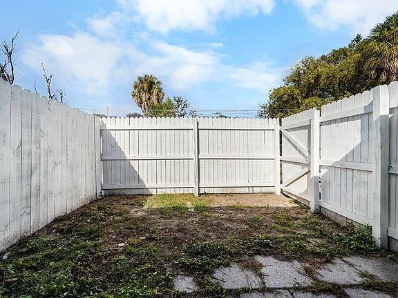 Building Photo - Move-In Special - Updated 2BR w/Washer/Dryer + $0 Deposit