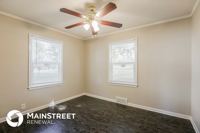 Building Photo - 5212 N Spruce Ave