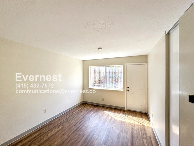 Building Photo - Spacious 2-Bed, 2-Bath Single-Family Home ...
