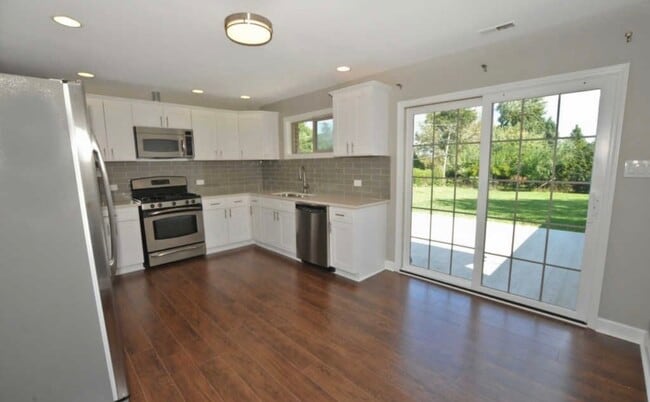 Building Photo - 16121 S 88th Ave