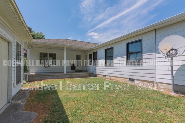 Building Photo - 4890 College Dr E