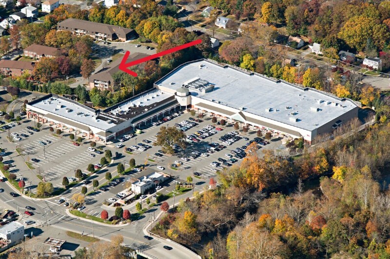 Building Photo - 221 Ringwood Ave